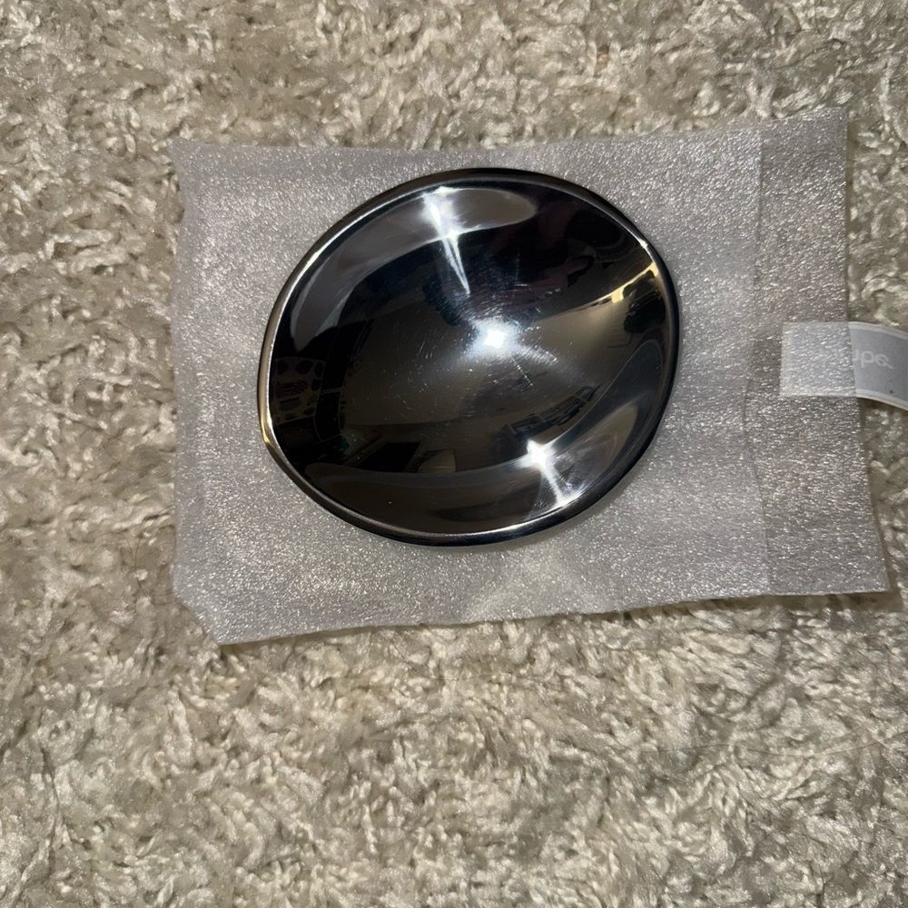 AMO Shimmering Silver Accessory